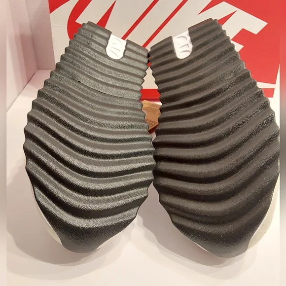 NIKE AIR MAX DAWN 7.5W AND 9W BRAND NEW - Picture 4 of 4